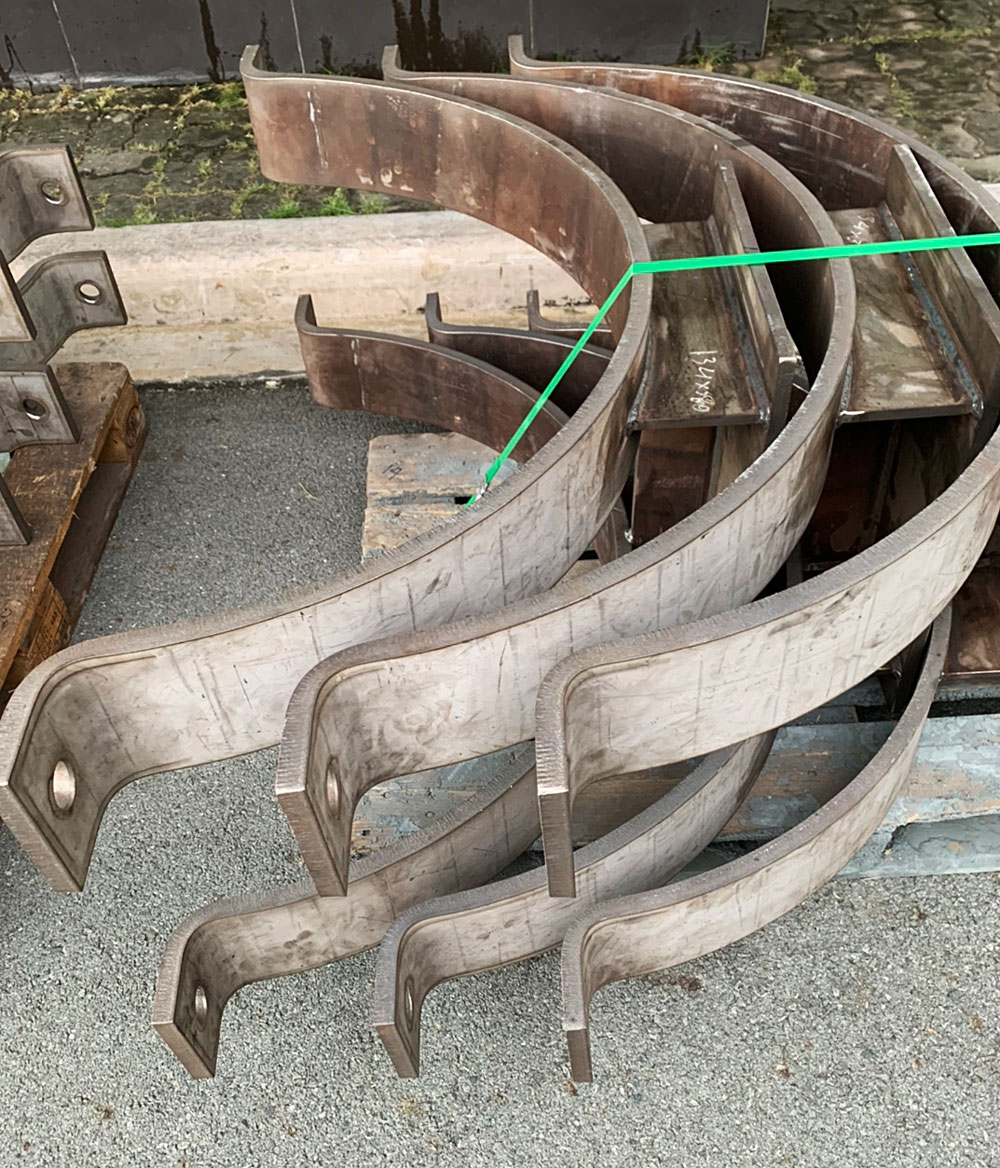 Pickling of large pipe hangers for ships (VINA ASTEC)